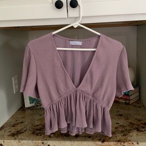 Cropped v neck short sleeve shirt